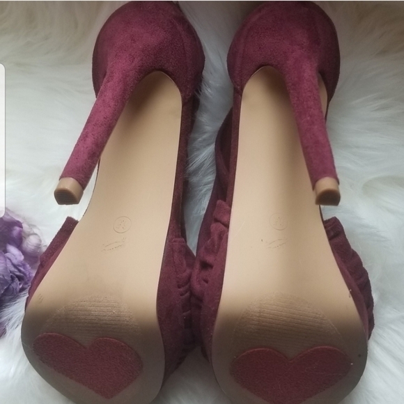 Sale Shoe Republic LA Maroon Color Heels - Picture 7 of 9